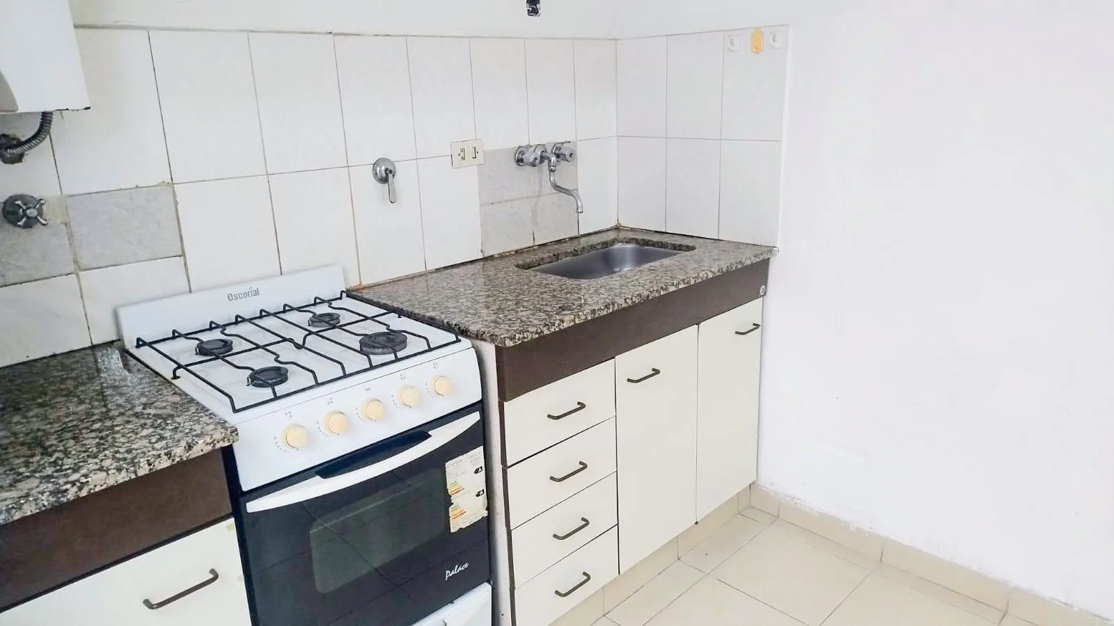 Departamento de 1 dormitorio en venta - Ayacucho y Pellegrini, Barrio Martin foto 4