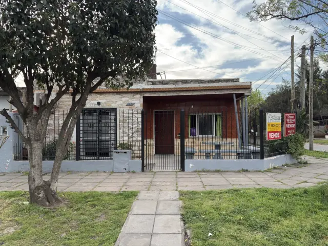 Se Venden Dos Viviendas en la Esquina de Alem y Castelli