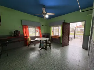 Se Venden Dos Viviendas en la Esquina de Alem y Castelli foto 4