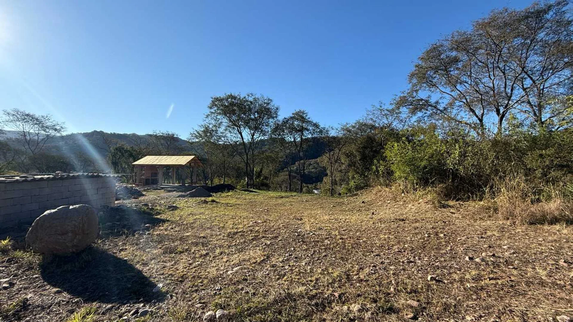 VENTA TERRENO 720MTS2 RP 8 LOS ALISOS foto 3