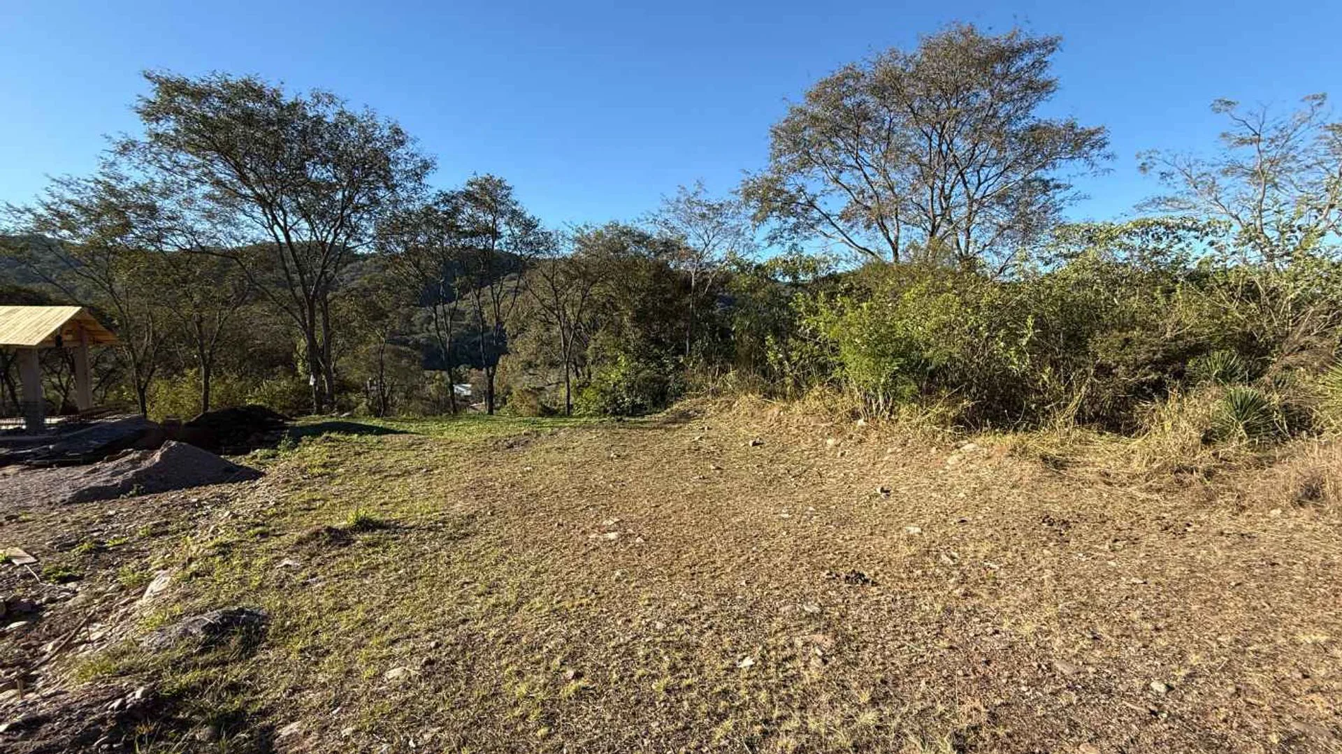 VENTA TERRENO 720MTS2 RP 8 LOS ALISOS foto 4