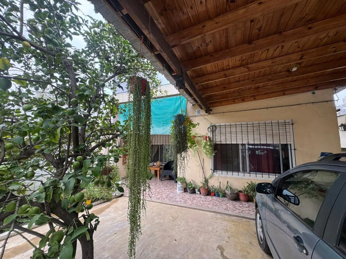 VENTA CASA 4 AMB CON DEPTO AL FONDO Y QUINCHO JCP foto 4