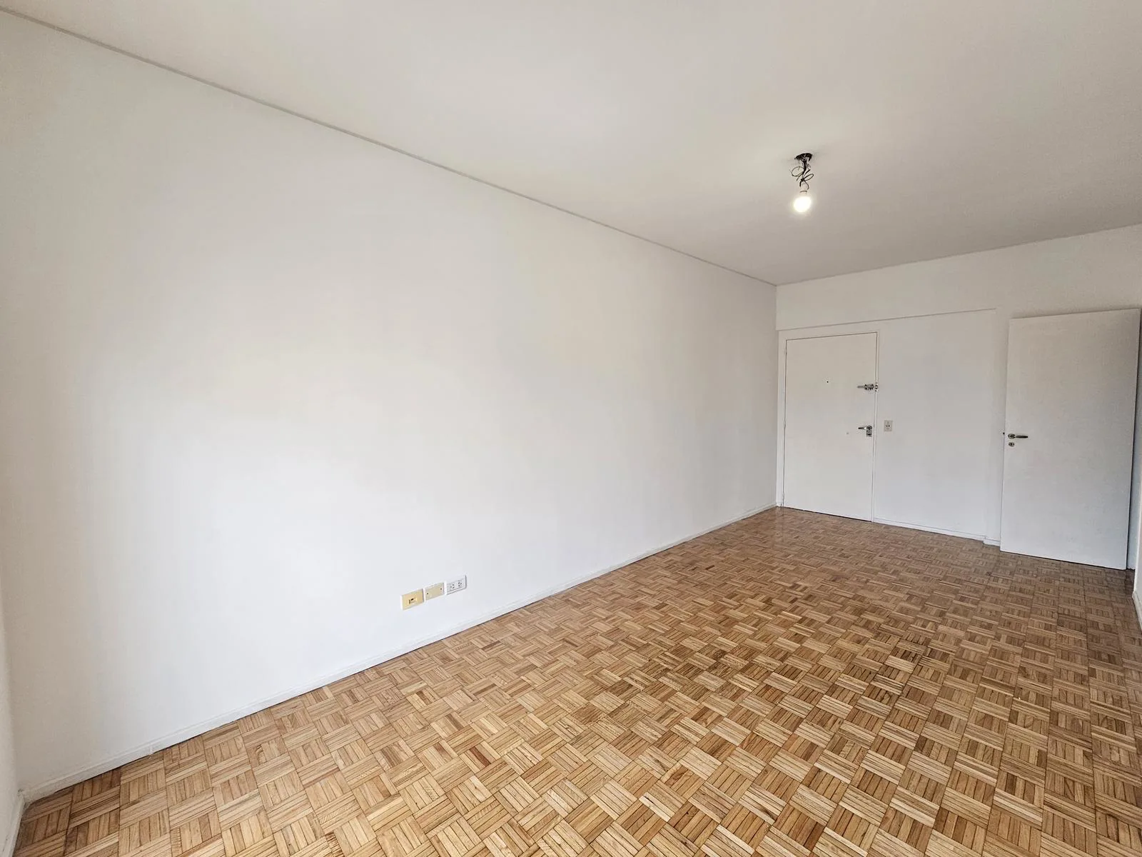 Departamento 2 ambientes con balcón y vista abierta en alquiler - Belgrano foto 5