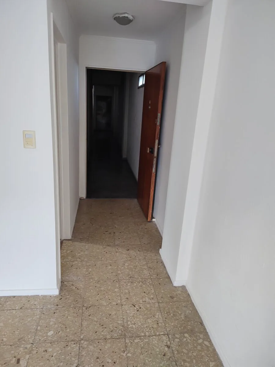 Dep. 4 Amb al Frente, Piso Alto, Dep. Servicios, Vista Abierta, Cochera. foto 3