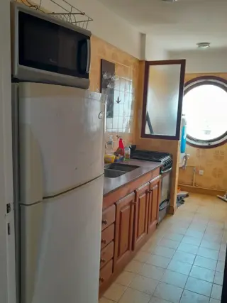 Alquiler por 12 meses 2 ambientes en Miramar. Edificio Torremarina. foto 4