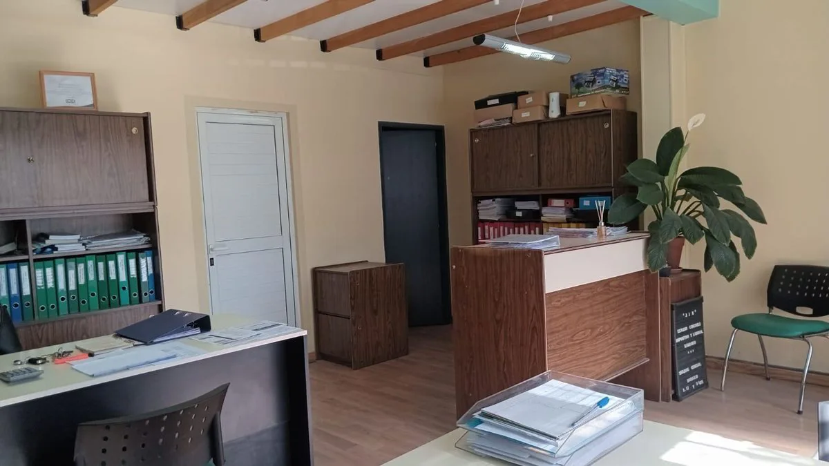 Departamento en Esquel + Local Comercial + Galpón. foto 5
