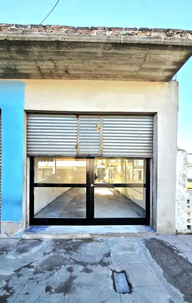Local con Galpón Barrio Da Vinci