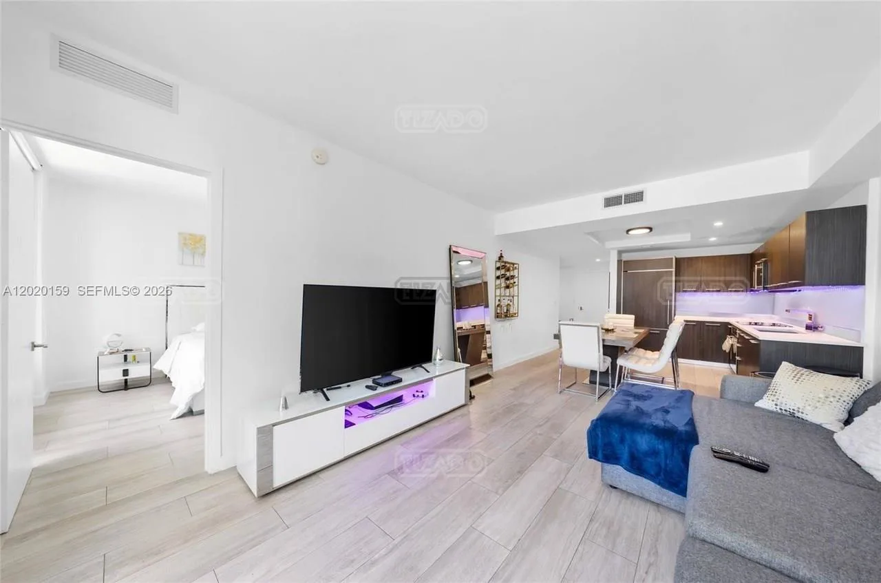 55 SW 9th St #1804 foto 3