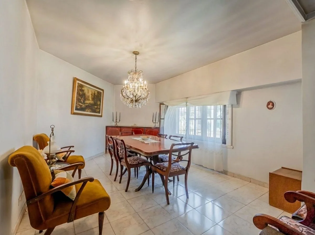 Venta Casa 4 ambientes, Olivos c/ pileta y cochera foto 3