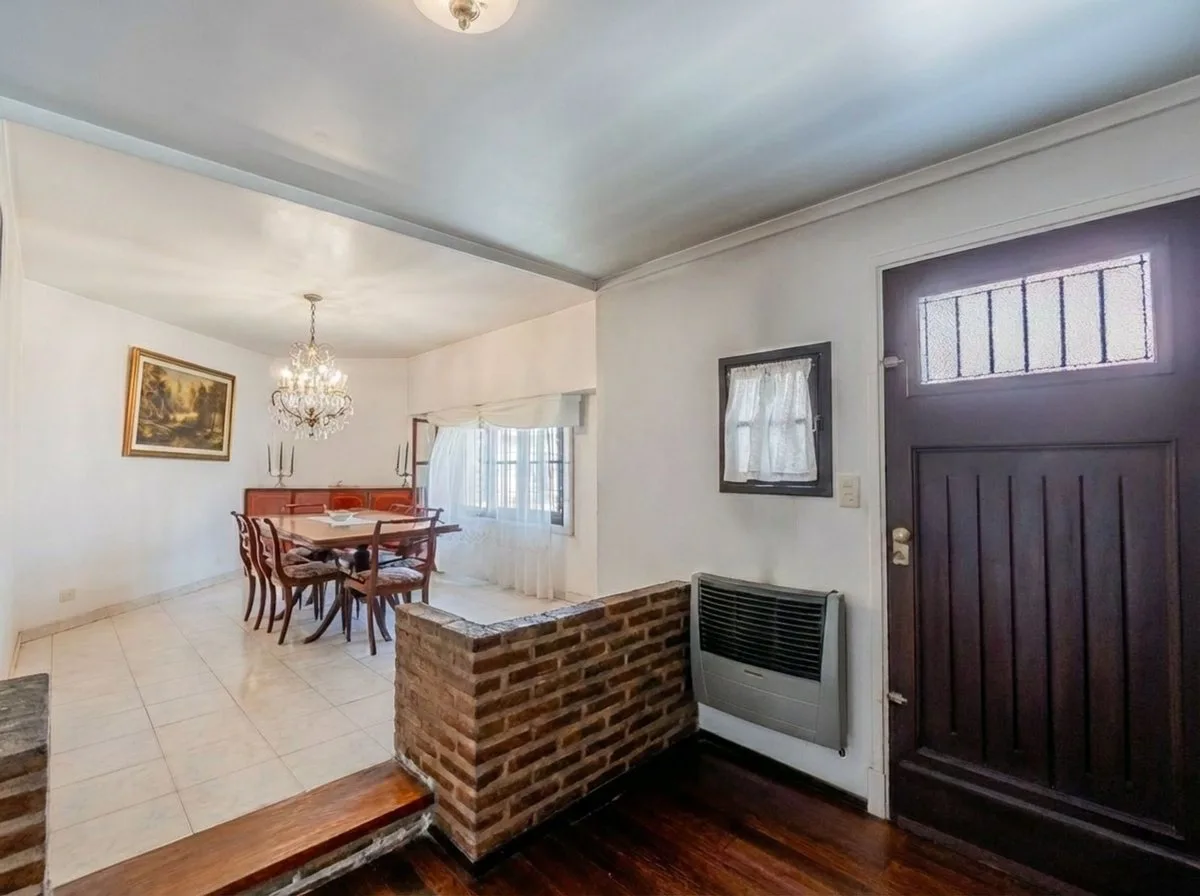 Venta Casa 4 ambientes, Olivos c/ pileta y cochera foto 4