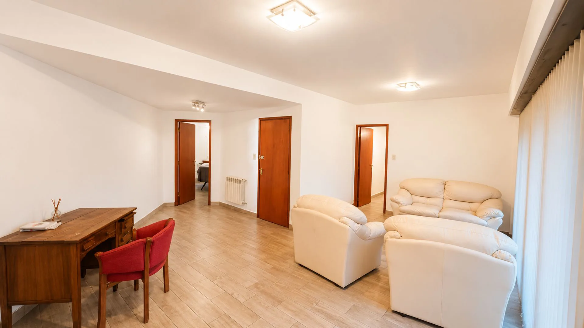 ALQUILER. PISO de 4 ambientes TOTALMENTE RECICLADO foto 2