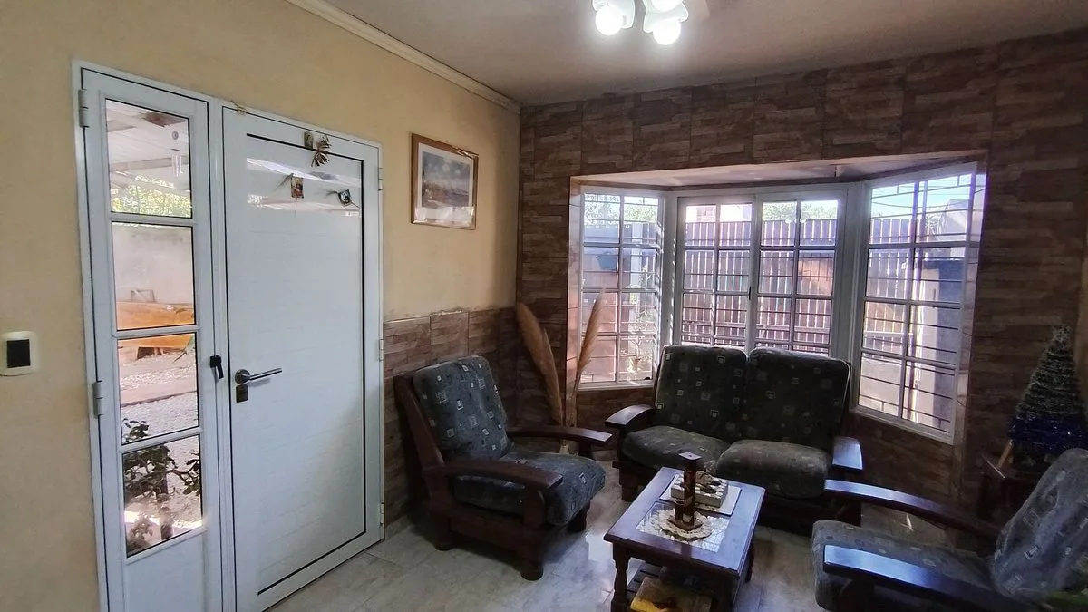 VENTA CASA DE 2 DORMI EN GRANADERO BAIGORRIA foto 3