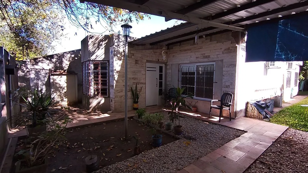 VENTA CASA DE 2 DORMI EN GRANADERO BAIGORRIA foto 4