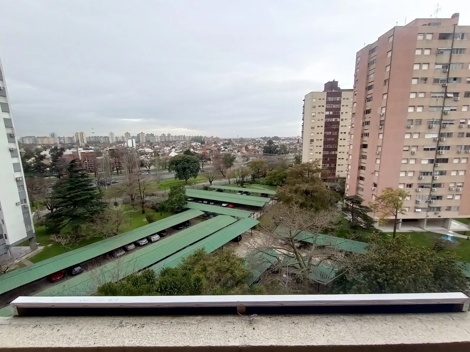 Departamento 3 ambiente con cochera Edificio 52 en Venta en Villa Celina foto 4