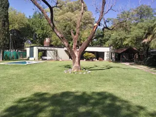 Hermosa casa minimalista en Parque Leloir foto 1