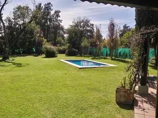 Hermosa casa minimalista en Parque Leloir foto 2