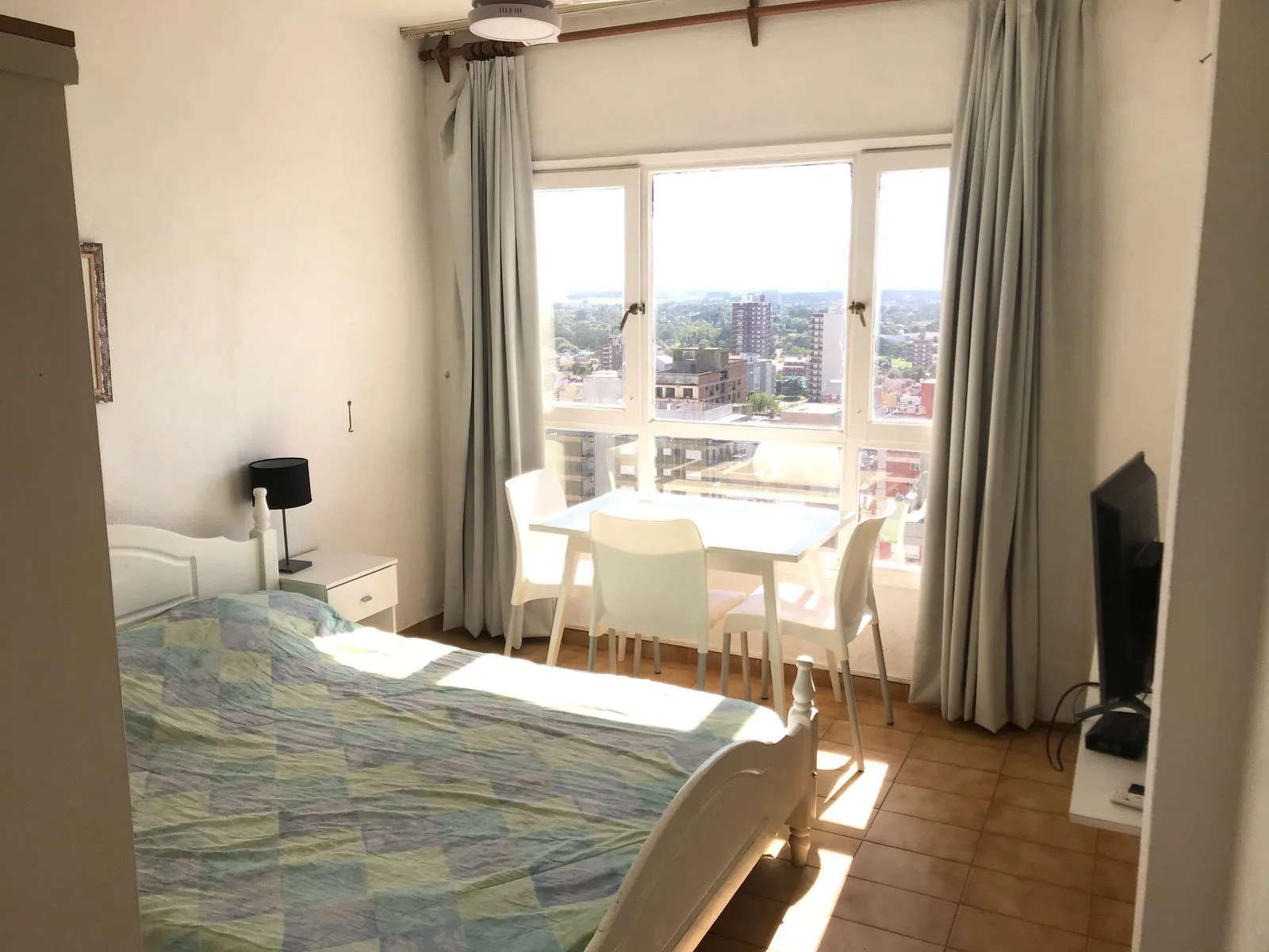 Venta departamento 1 ambiente Miramar vista panorámica al mar foto 3