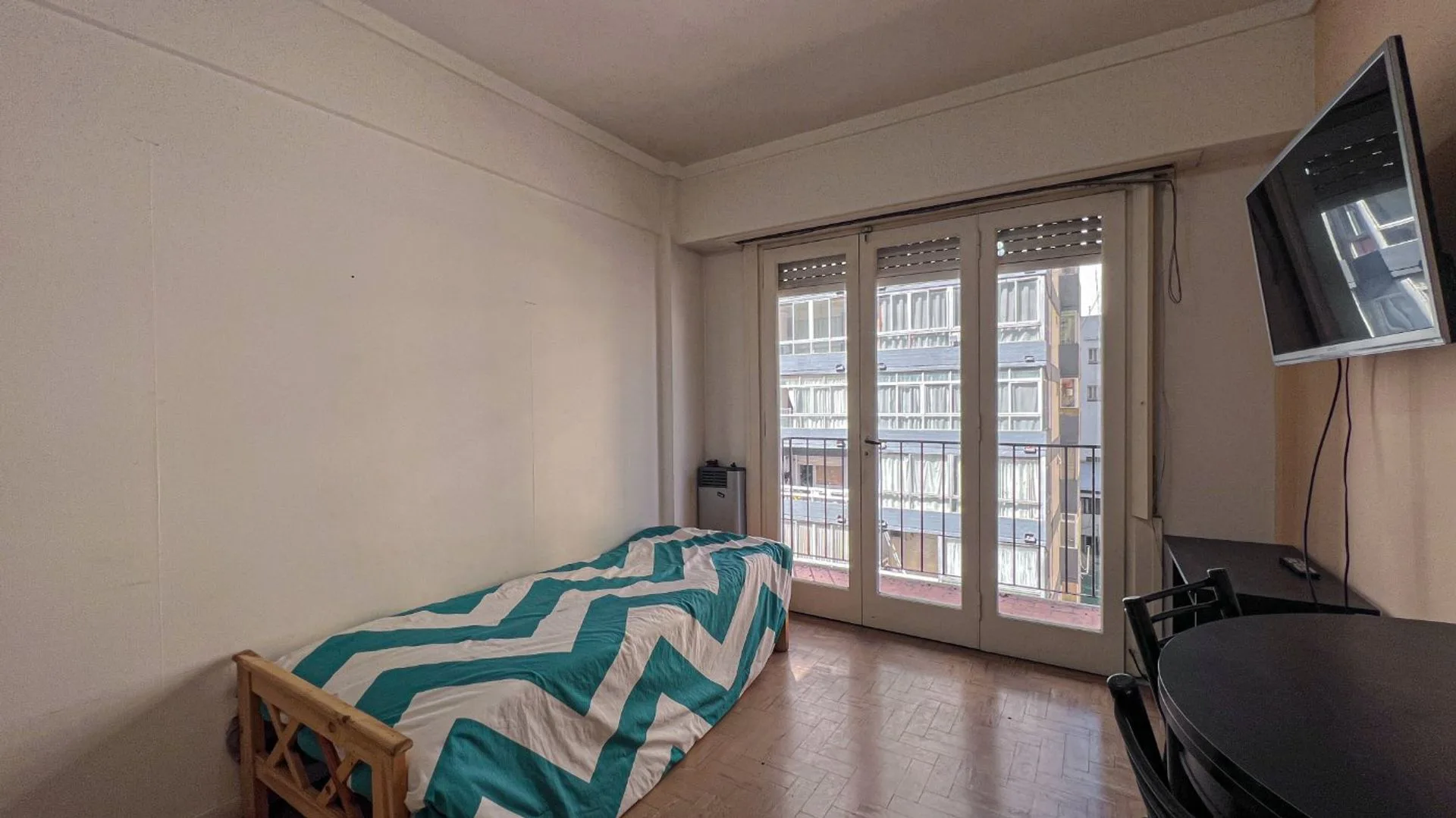 VENTA DEPARTAMENTO 2 AMB ALDREY AL FRENTE BALCON foto 3