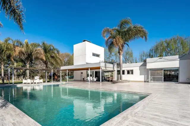 Casa en venta 4 dormitorios en Roldán - Barrio Privado Los Raigales