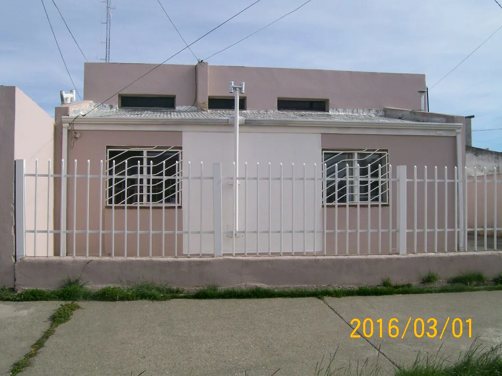 ALQUILER – CASA 3 DORMITORIOS – BARRIO CENTRO foto 2