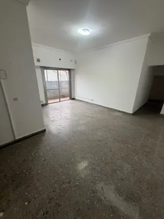 Alquiler departamento 3 ambientes Isidro Casanova foto 2