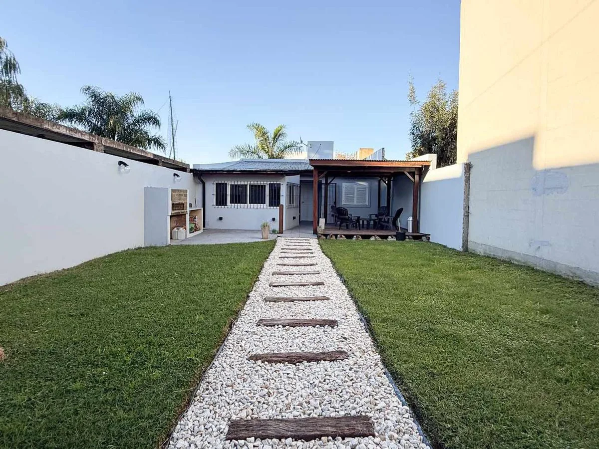Casa en venta en Lisandro Olmos Posible Apto Banco foto 2
