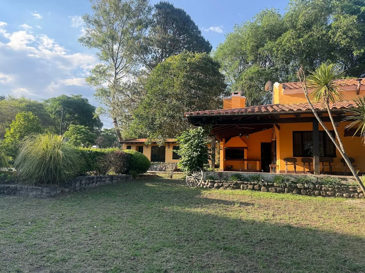 VENTA EXC CASA EN VAQUEROS, PILETA, QUINCHO Y JARD foto 5