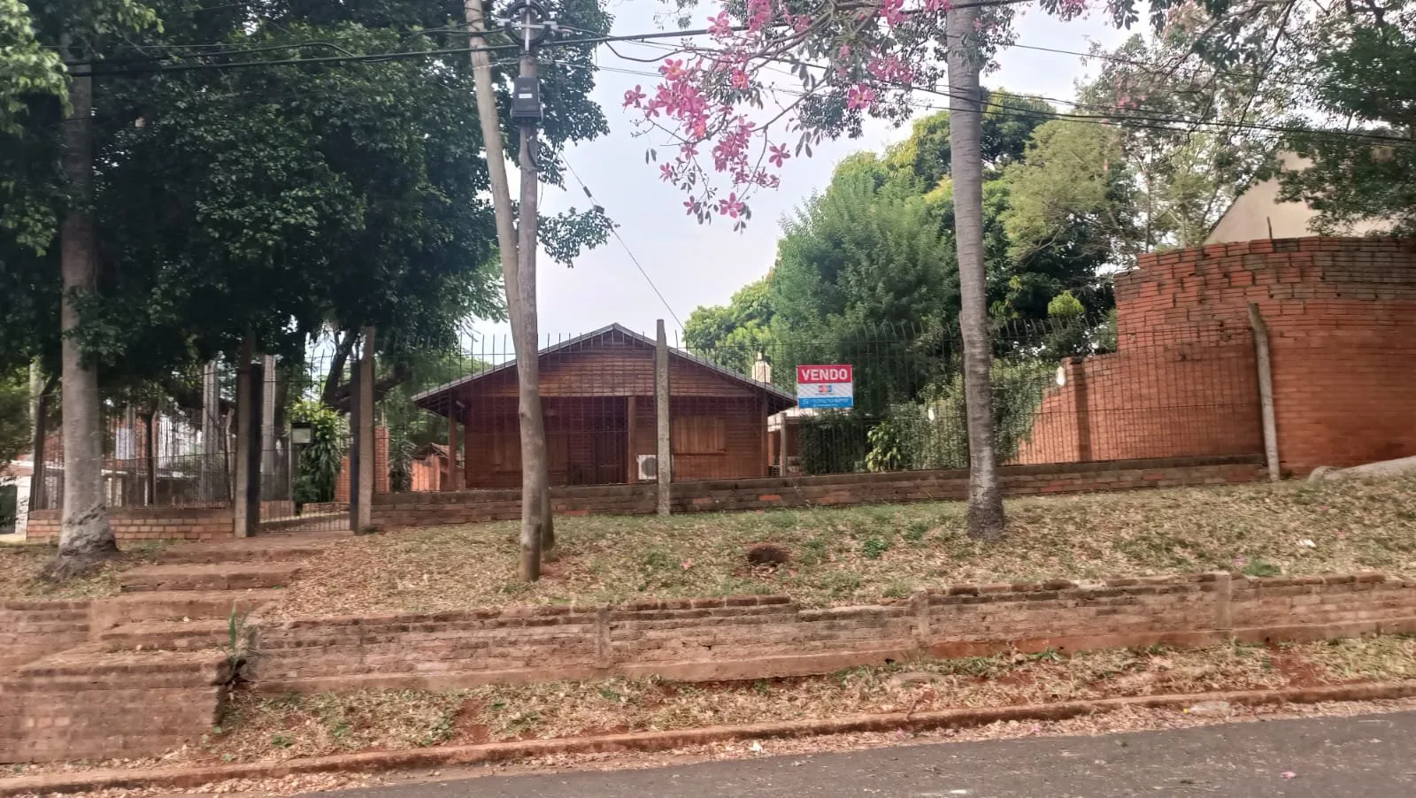 Vendo o Permuto Chalet con amplio terreno Bermudez y Suiza foto 3
