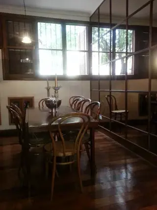 Lindísima casa Bo.Patoty en dos plantas, detalles de gran jerarquía.en mármol y espejos.-3 dormitorios, 2 baños- foto 2