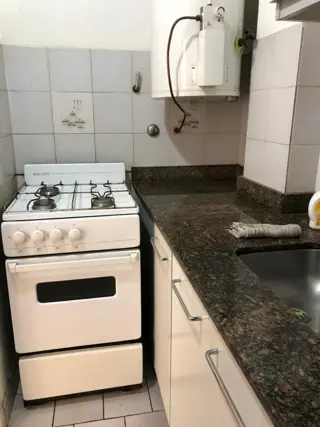 Monoambiente primer piso con patio en Villa Luzuriaga, bajas expensas foto 4