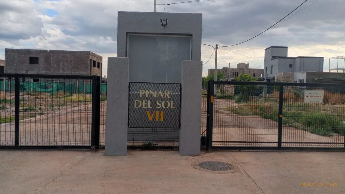 VENTA DUPLEX Bº PRIVADO PINAR DEL SOL VII MAIPU foto 2