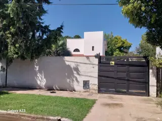Excelente Casa 4 Ambientes En Venta, Los Paraisos 82, Villa Udaondo, Ituzaingó. foto 1