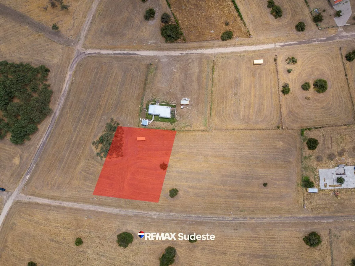 SE VENDE Lote de 2600 m2 en Barrio LA HUELLA foto 4