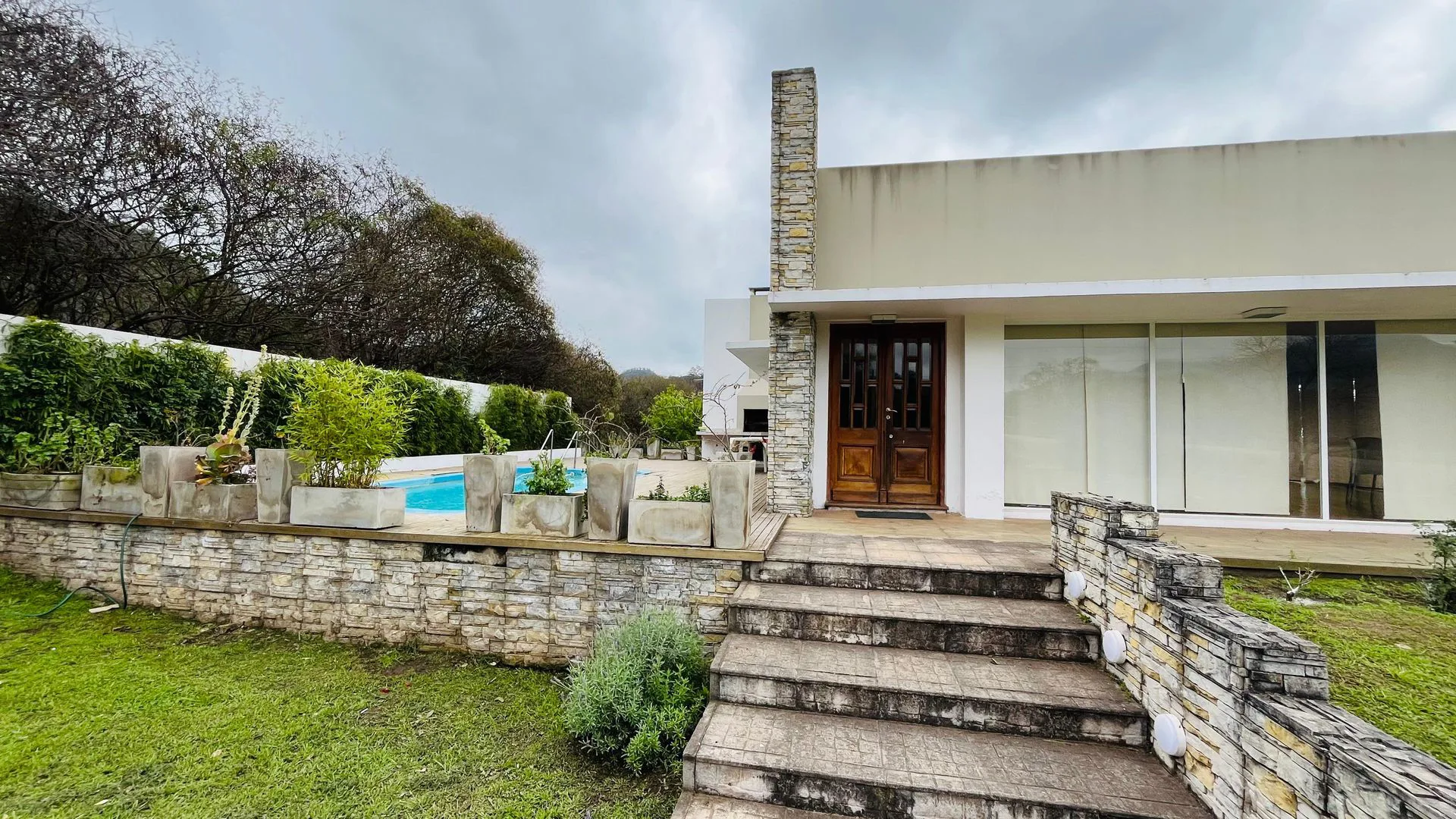 VENTA DE CASA BOUTIQUE (AMOBLADA) C/PILETA EN RACO foto 2