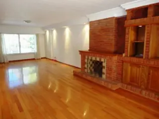 Acassuso vías a Av. Libertador chalet  de excelentes terminaciones como a estrenar foto 2