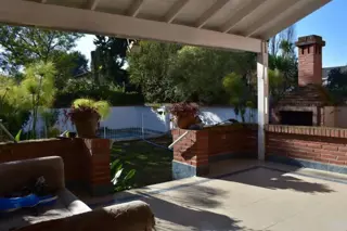 Acassuso vías a Av. Libertador chalet  de excelentes terminaciones como a estrenar foto 3