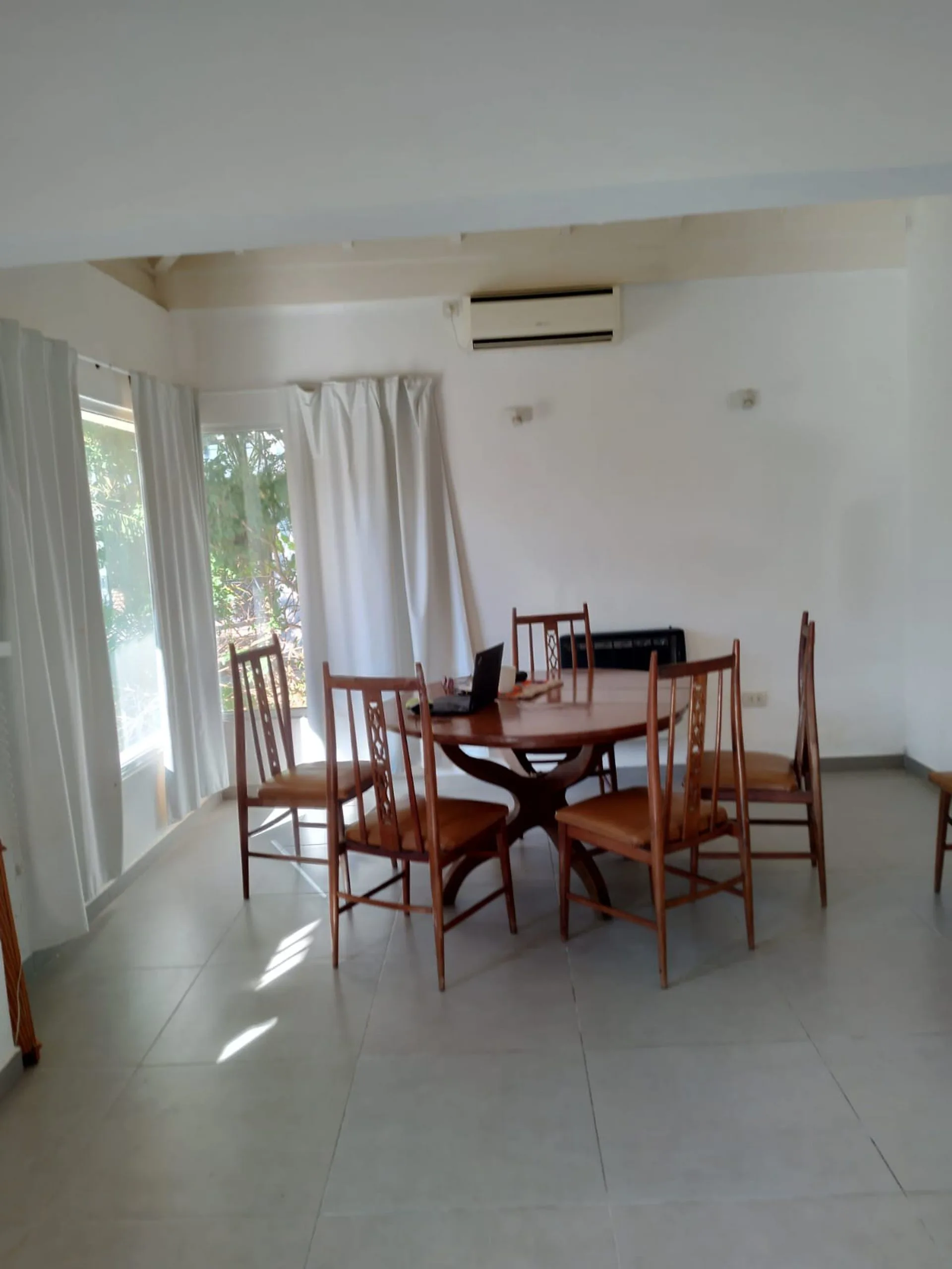 CASA 3 AMBIENTES EN ALQUILER COUNTRY INDIO CUA foto 2