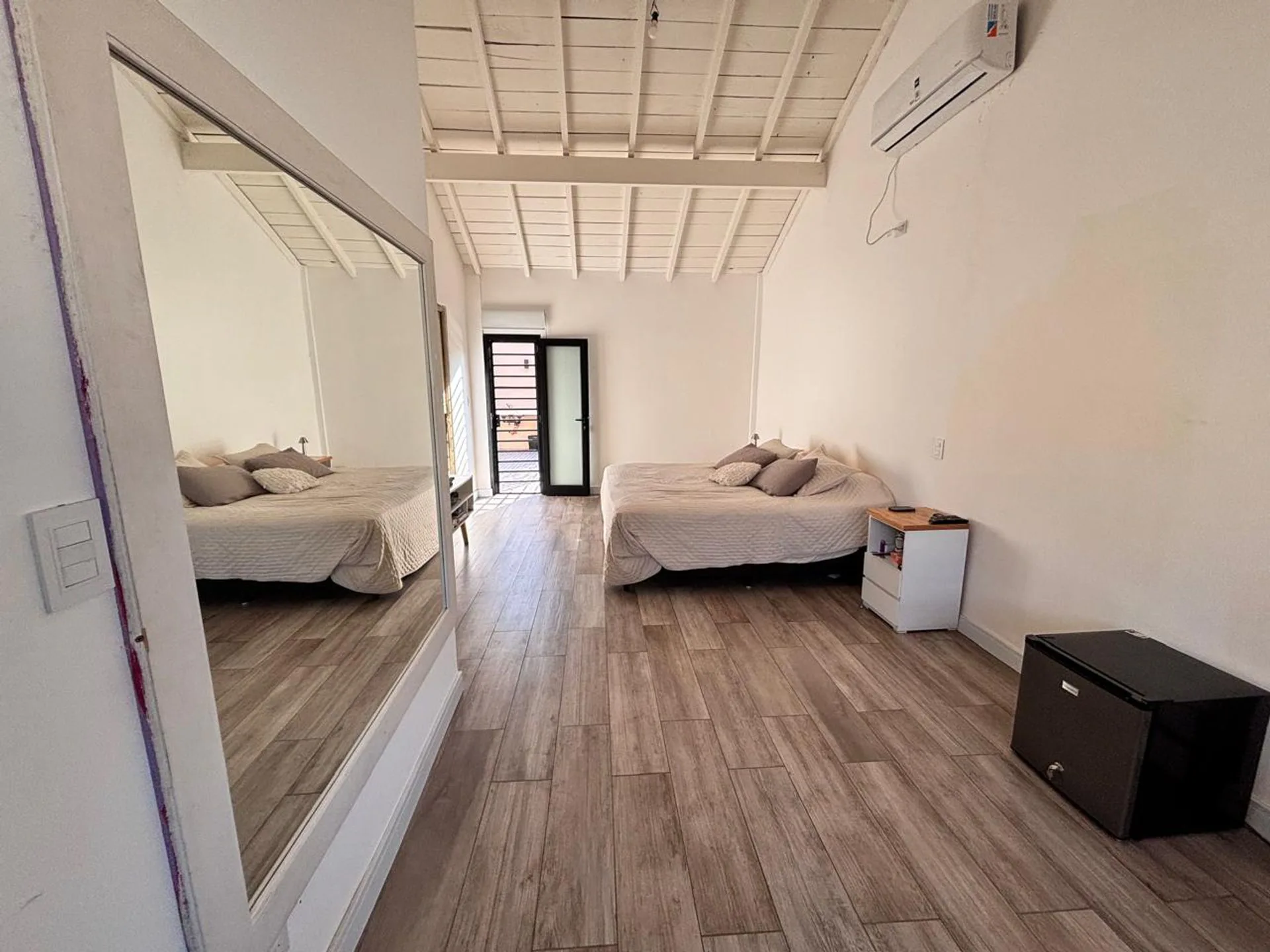 CASA EN VENTA LAS LOMITAS-EXCELENTE ESTADO foto 3