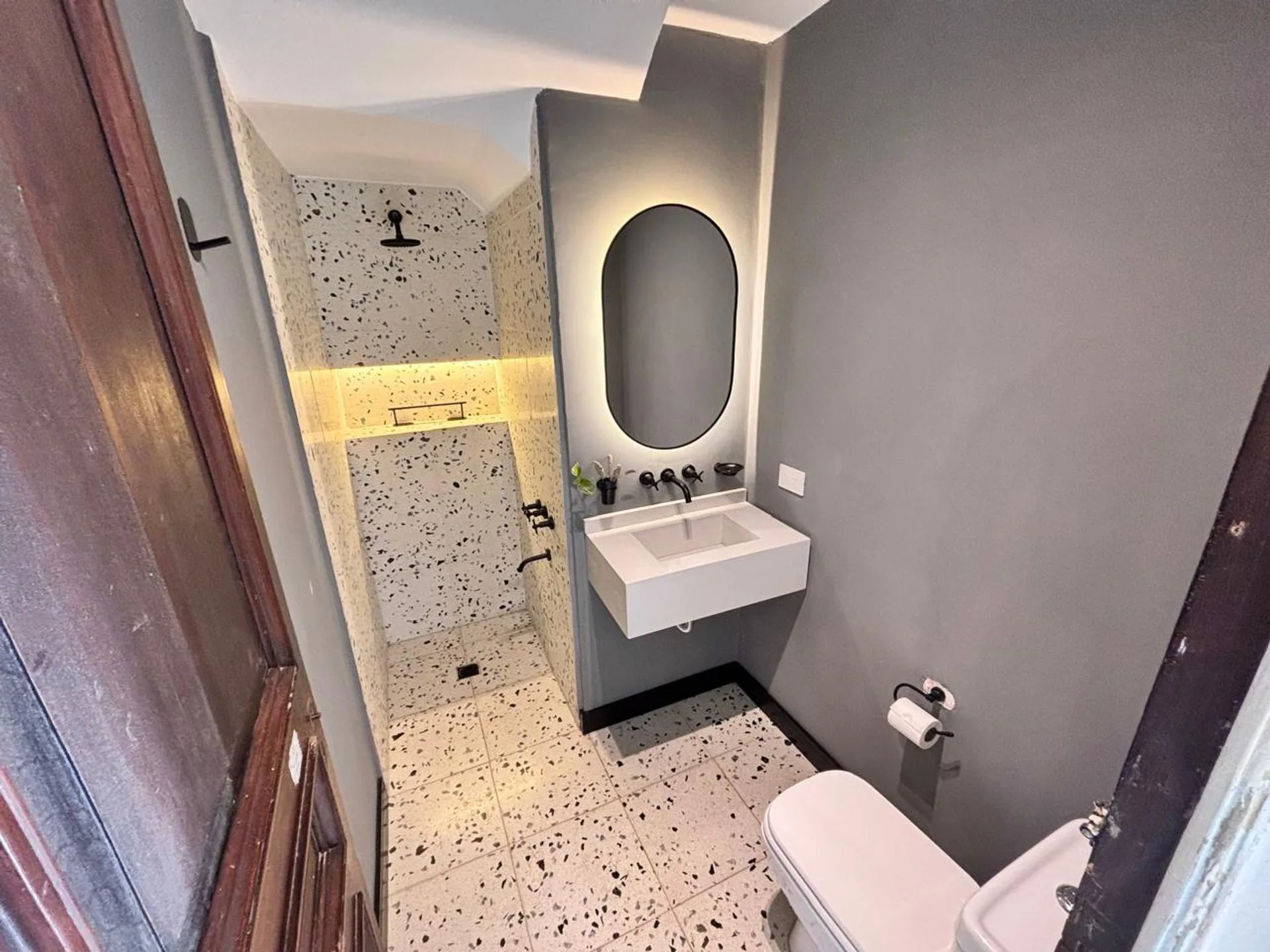 CASA EN VENTA LAS LOMITAS-EXCELENTE ESTADO foto 4