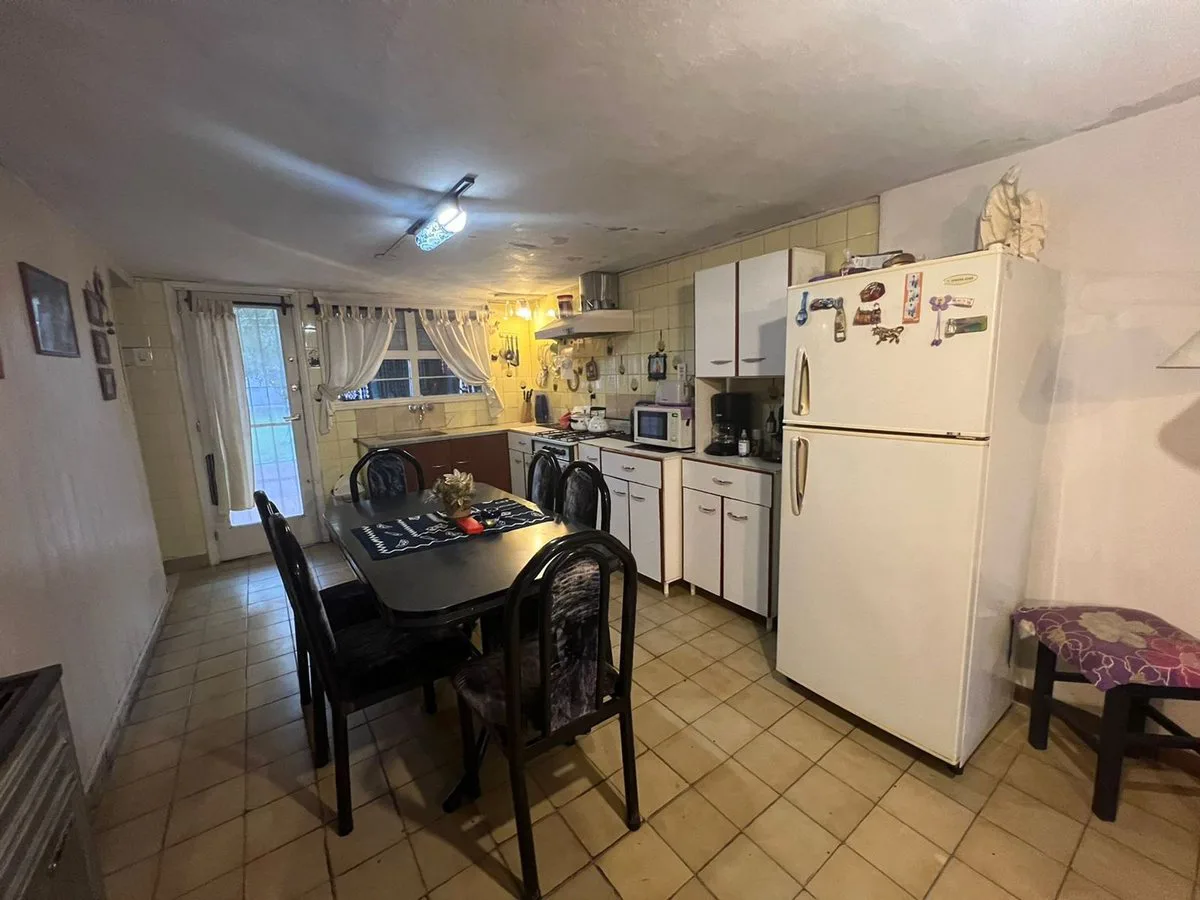 VENTA CASA DE 3 AMB. CON PARQUE APTO CREDITO foto 5