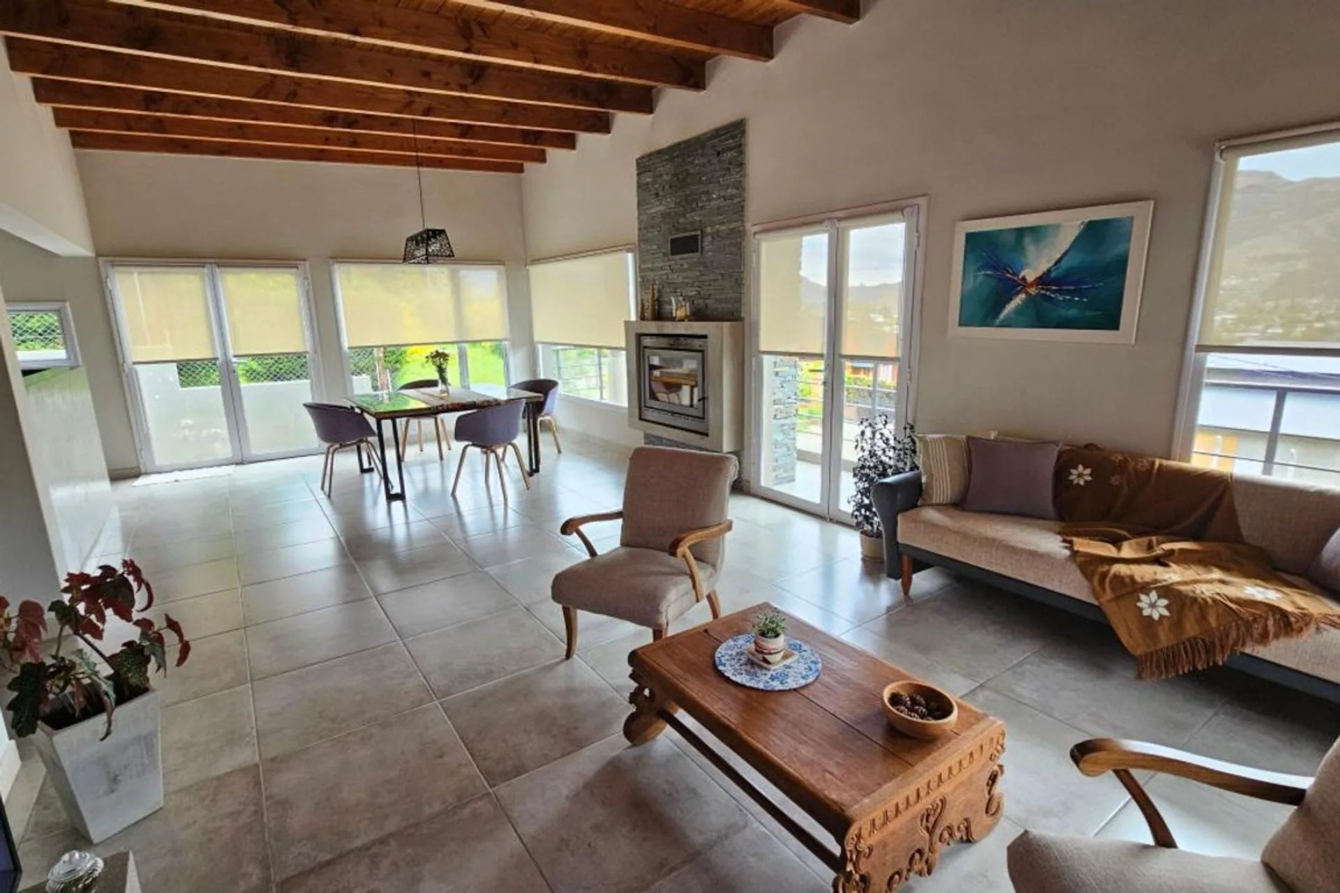 CASA EN VENTA EN ESQUEL 3 DORMITORIOS Y 2 GARAJE foto 4