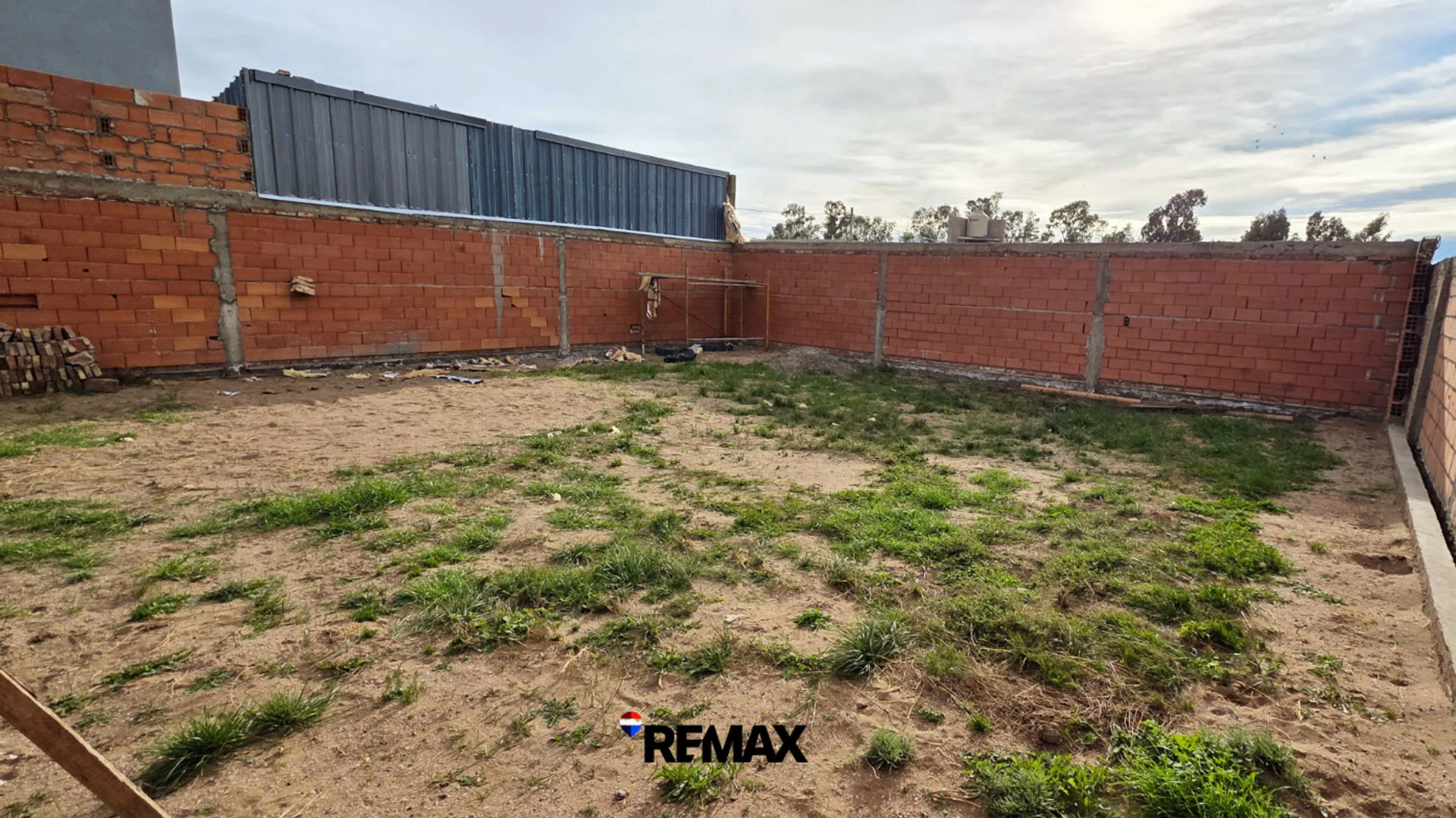 VENTA | LOTE CON CONSTRUCCIÓN | ANGEL BRUNEL 1768 foto 3