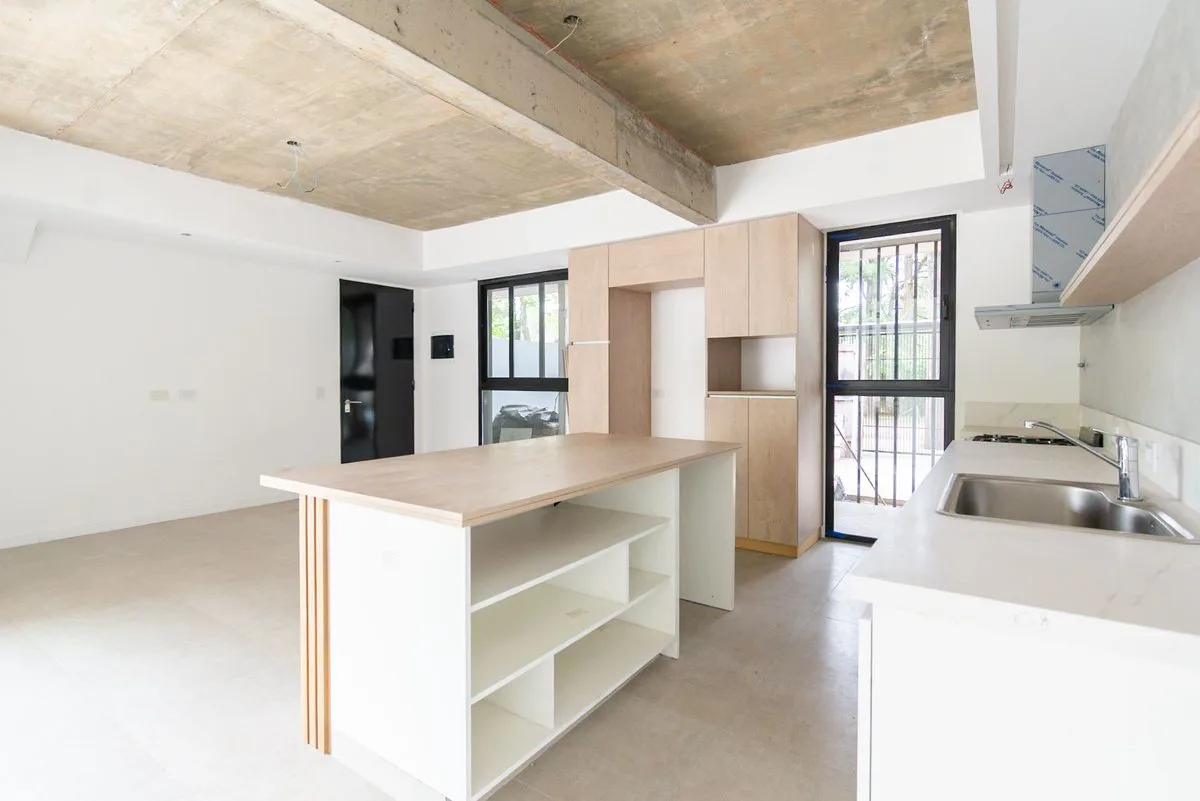 VENTA CASA TRES AMBIENTE PLANTA BAJA PARQUE LELOIR foto 4
