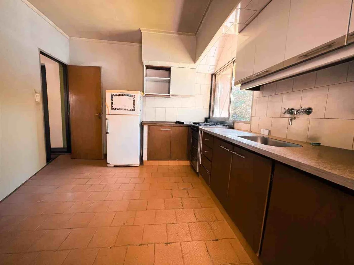 Venta Casa 3 amb. con parque de 3.000 m² y quincho foto 4