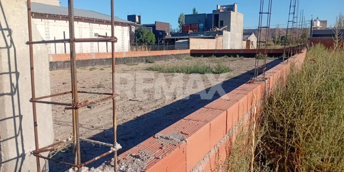 LOTE EN VENTA PLOTTIER C/ AVANCES DE CONSTRUCCION foto 2