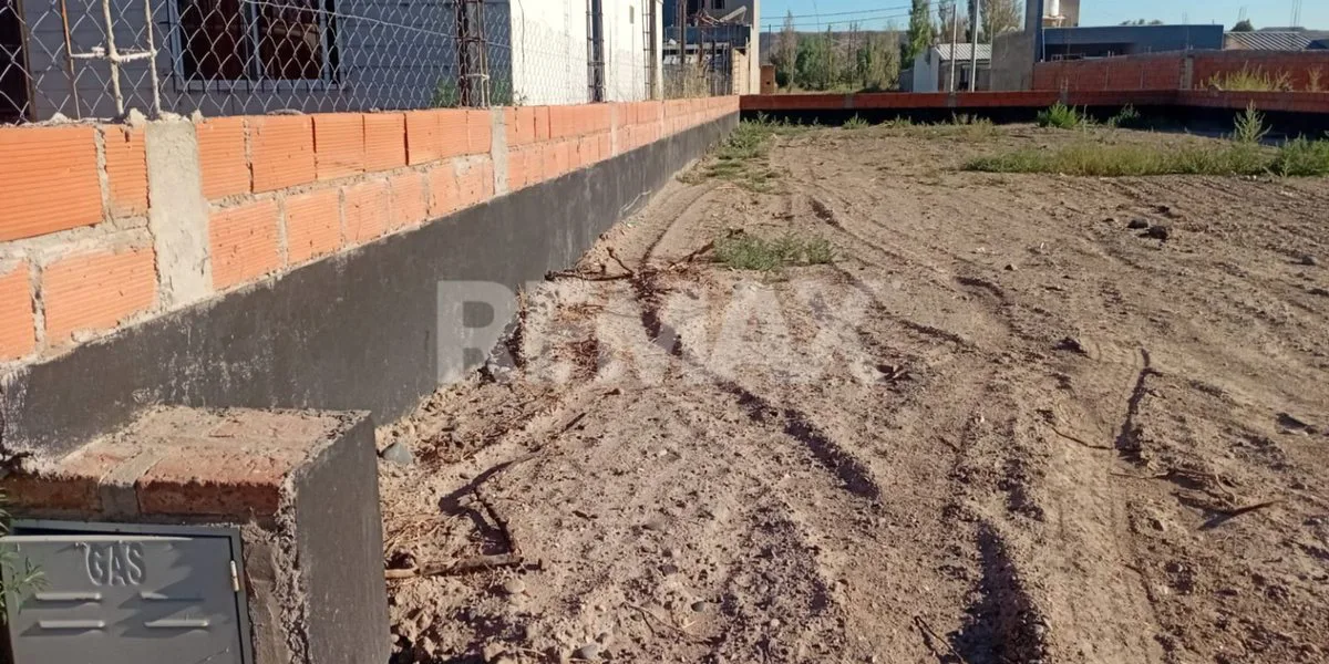 LOTE EN VENTA PLOTTIER C/ AVANCES DE CONSTRUCCION foto 3