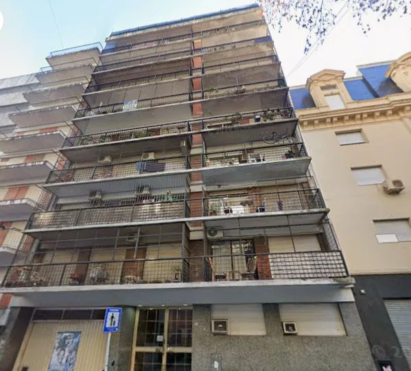 DEPTO 2 AMBIENTES,SARMIENTO AL 2.000,U$D 90.000.- ,C/COCHERA, BAULERA. foto 2