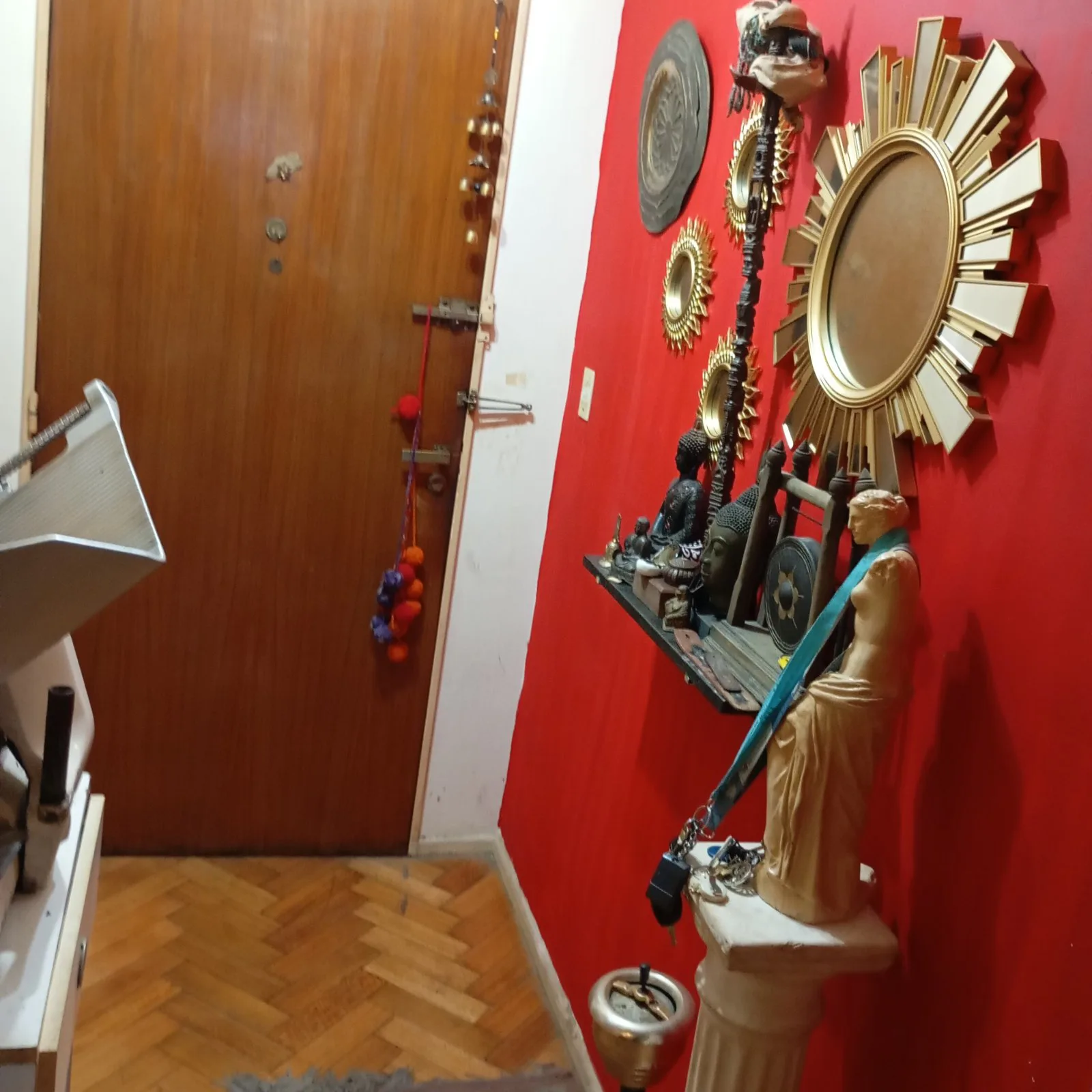 DEPTO 2 AMBIENTES,SARMIENTO AL 2.000,U$D 90.000.- ,C/COCHERA, BAULERA. foto 3