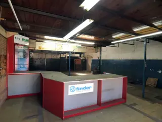 LOCALASO ubicado en Avenida H. Yrigoyen 14.200- Burzaco foto 2