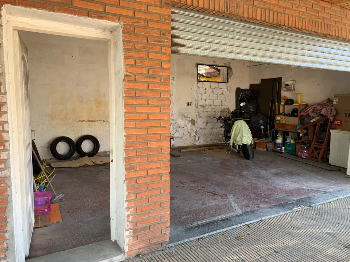CASA MULTIFAMILIAR EN VENTA EN MATANZA C/LOCAL foto 2